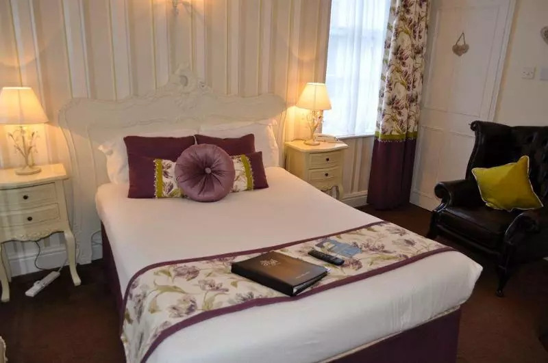 בית מלון כפרי The Angel Inn