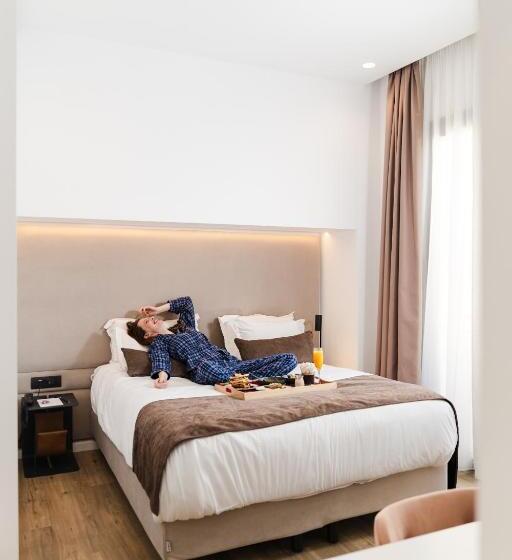 Отель The Marblous Athens