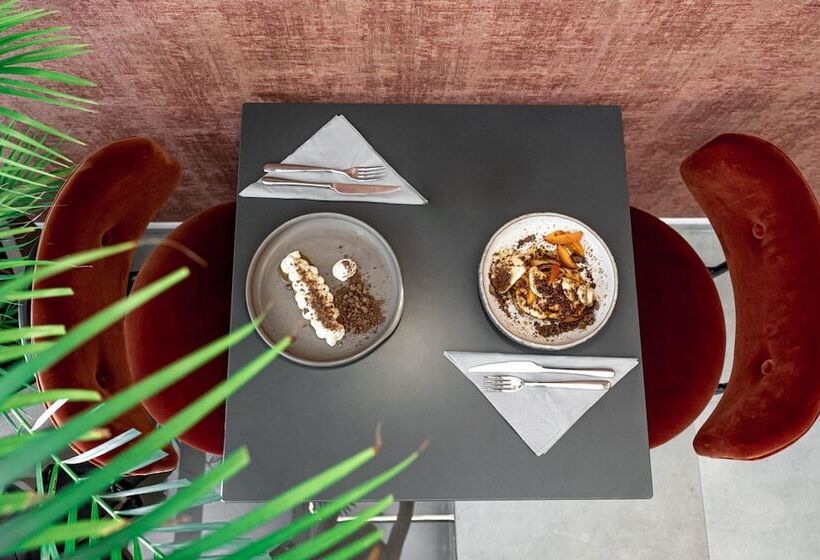 Отель The Marblous Athens