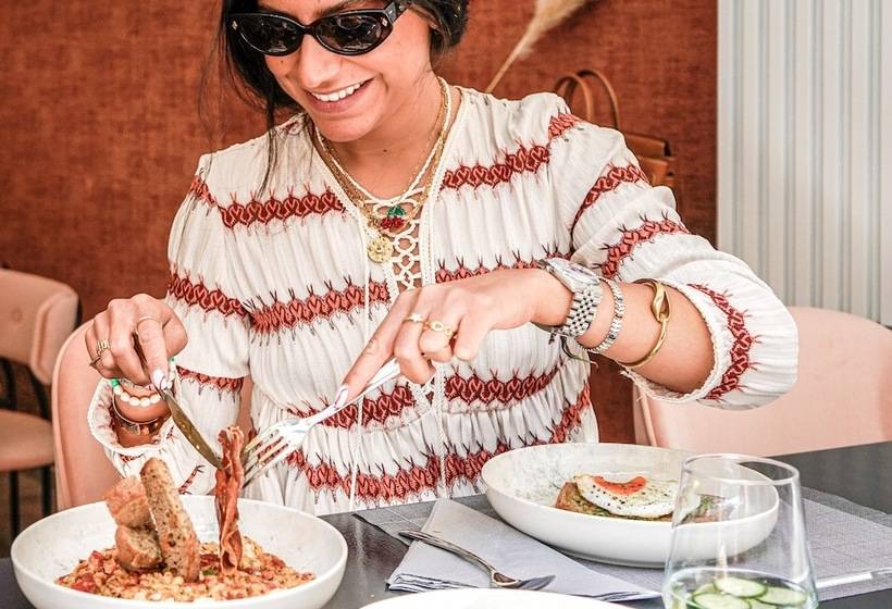 Отель The Marblous Athens