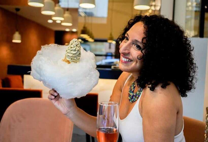 Отель The Marblous Athens