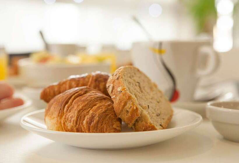 هتل The Originals City, Hôtel Novella, Nantes Centre Gare