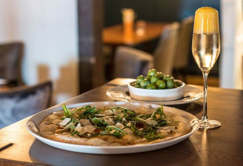 فندق The Saracens Head