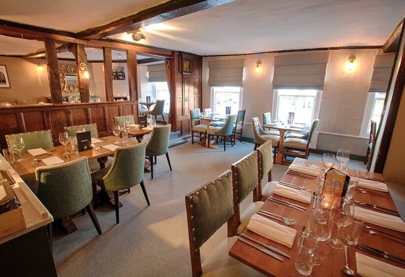 فندق The Saracens Head