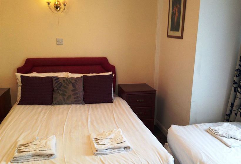 فندق The Three Tuns Coaching Inn