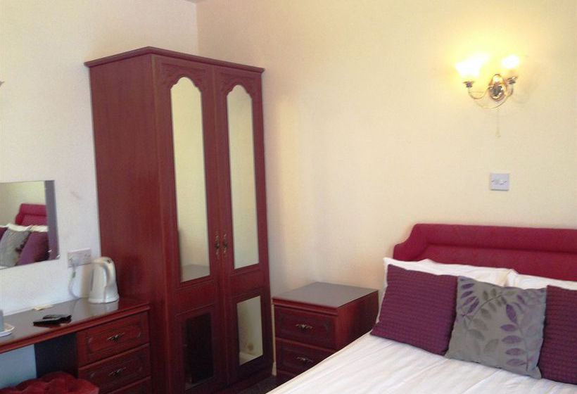 فندق The Three Tuns Coaching Inn