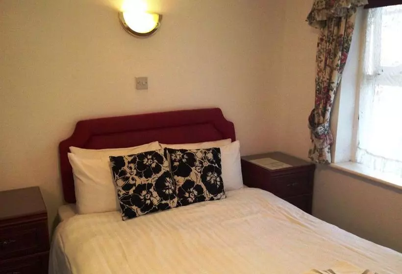 酒店 The Three Tuns Coaching Inn