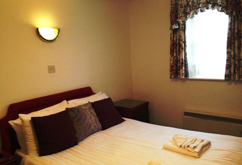 فندق The Three Tuns Coaching Inn