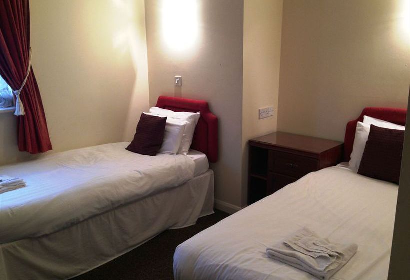 فندق The Three Tuns Coaching Inn