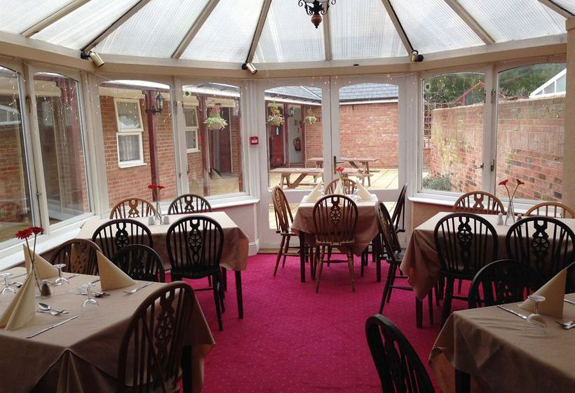 فندق The Three Tuns Coaching Inn