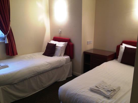 فندق The Three Tuns Coaching Inn