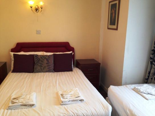 فندق The Three Tuns Coaching Inn