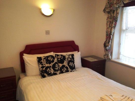 فندق The Three Tuns Coaching Inn