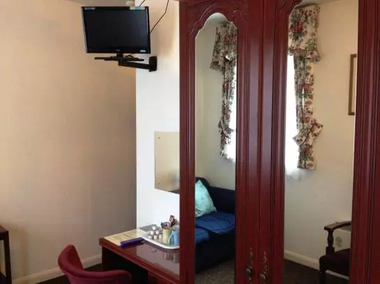 酒店 The Three Tuns Coaching Inn