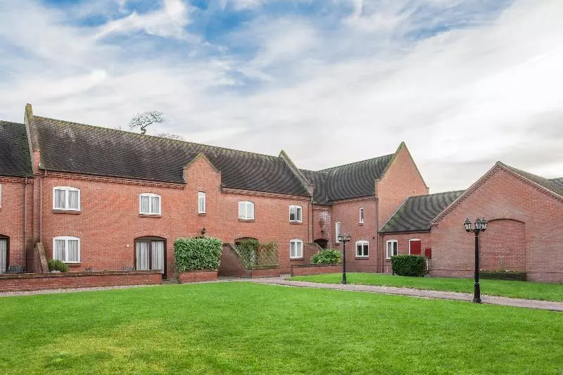 Отель Wychnor Park Country Club