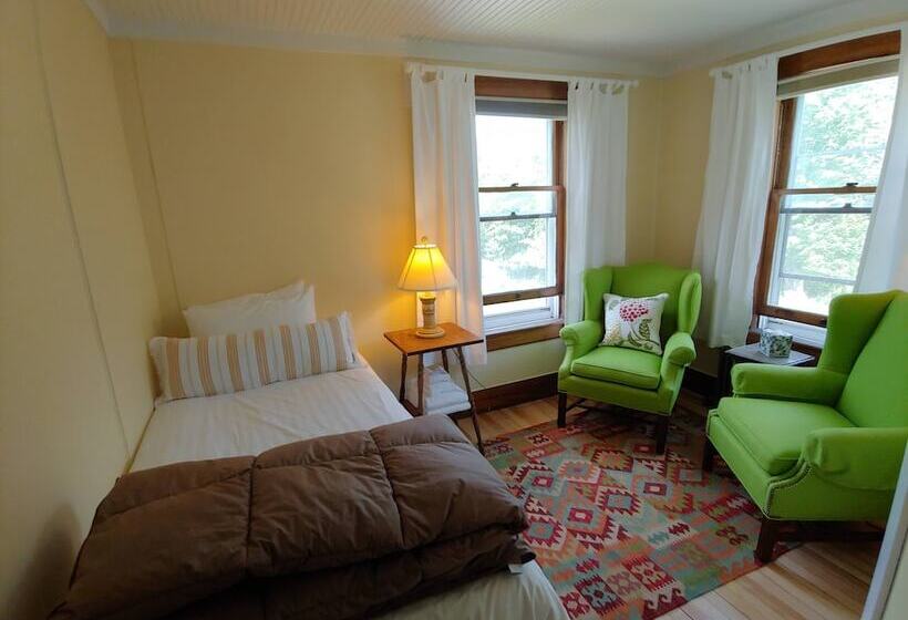 צימר Keene Valley Lodge