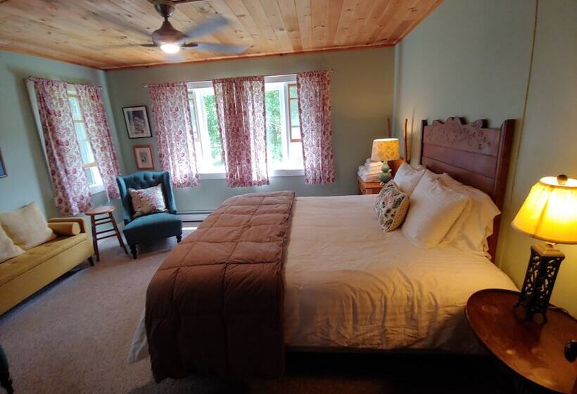 צימר Keene Valley Lodge