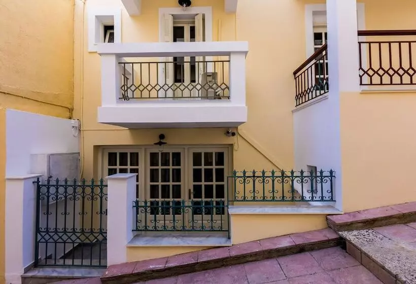 تختخواب و صبحانه Lemon Tree House