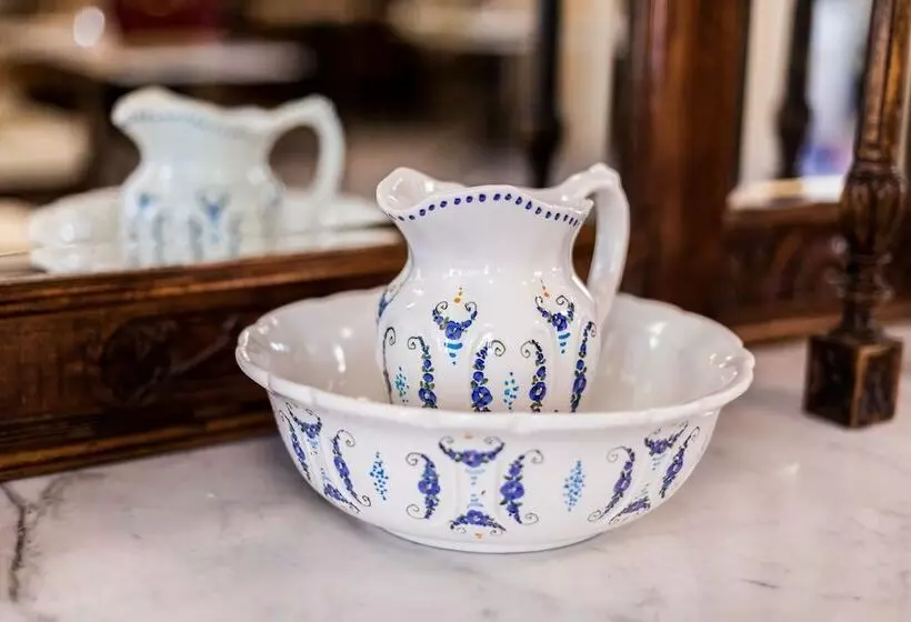 تختخواب و صبحانه Lemon Tree House