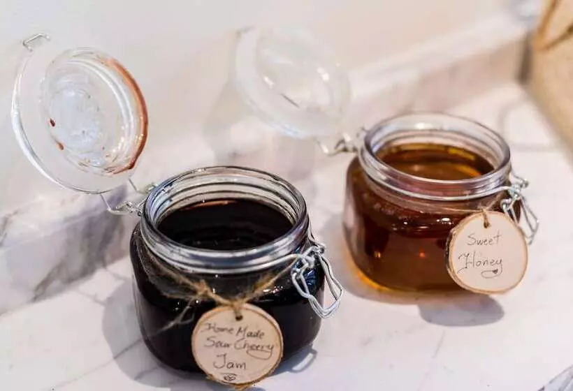 تختخواب و صبحانه Lemon Tree House