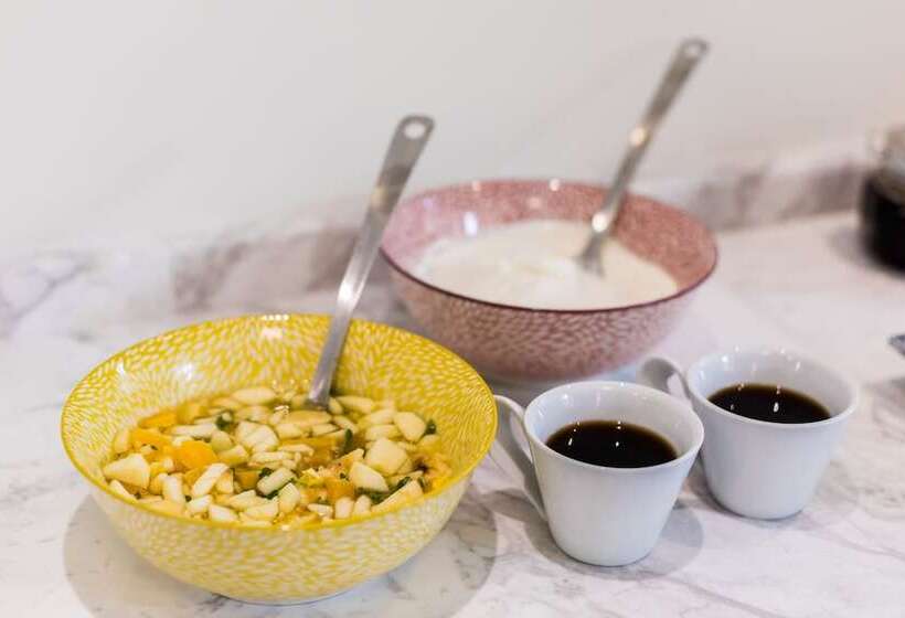 تختخواب و صبحانه Lemon Tree House