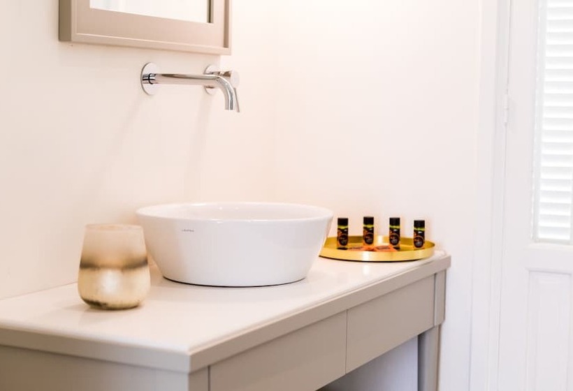 تختخواب و صبحانه Lemon Tree House