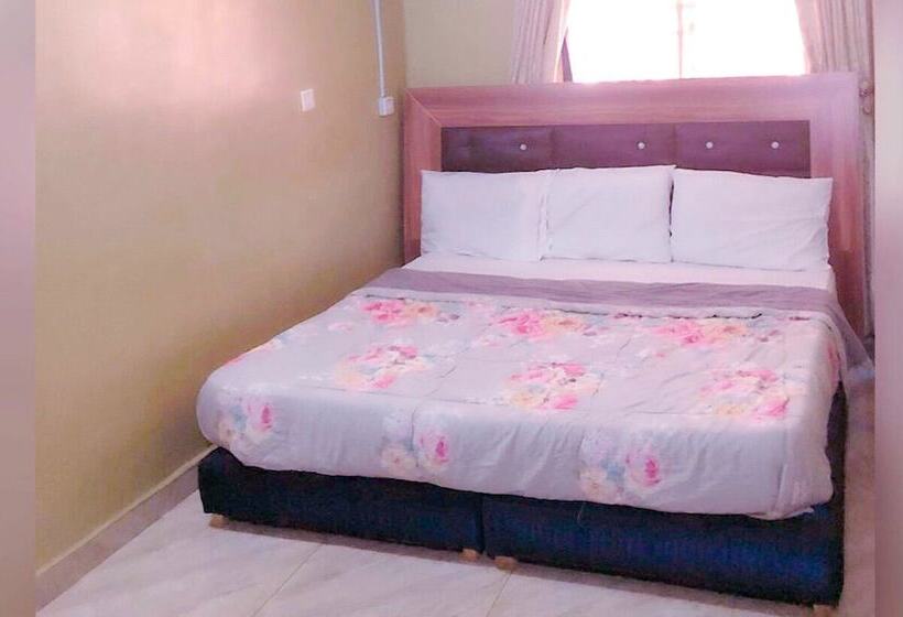 هتل Tallin Luxury