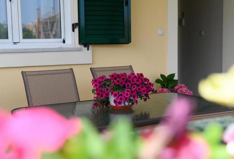 Nostalgia Corfu Town Apartments