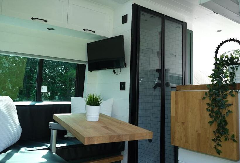 Superb 4 Berth Campervan With Kingsize Bed