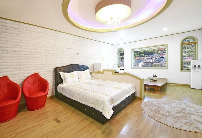 Tongyoung Macaio Pension