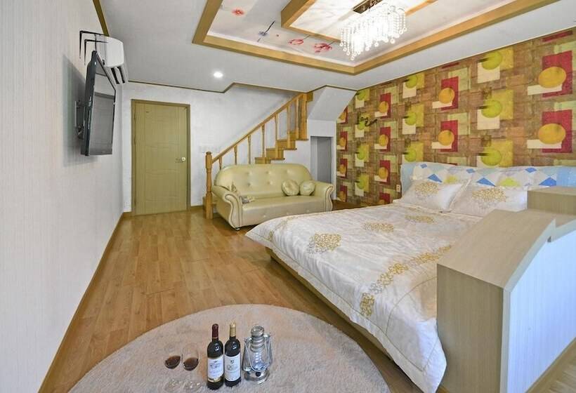 Tongyoung Macaio Pension