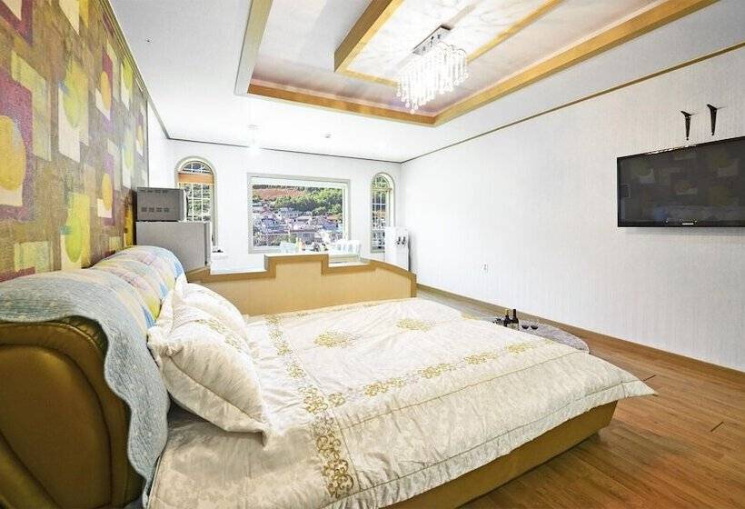 Tongyoung Macaio Pension