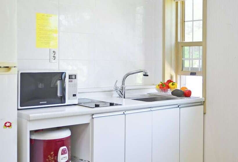 Tongyoung Macaio Pension