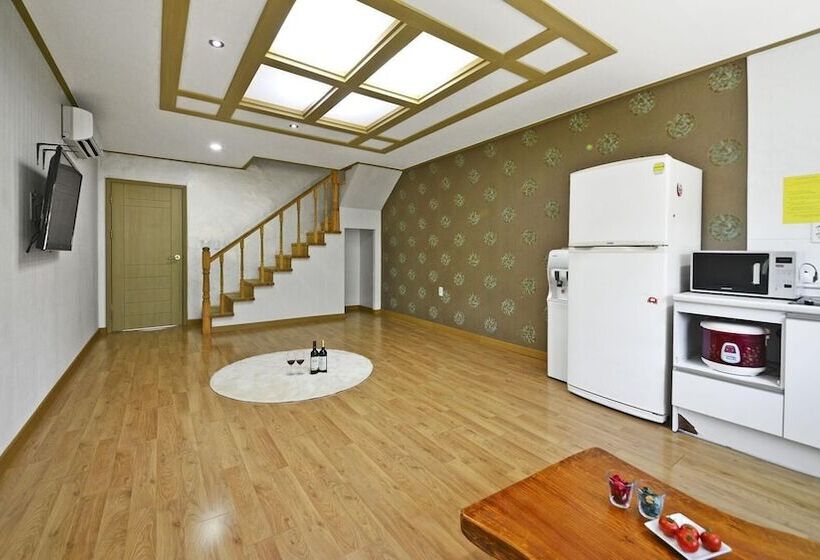 Tongyoung Macaio Pension