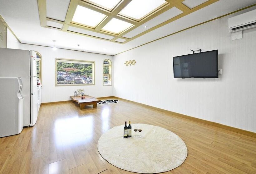 Tongyoung Macaio Pension