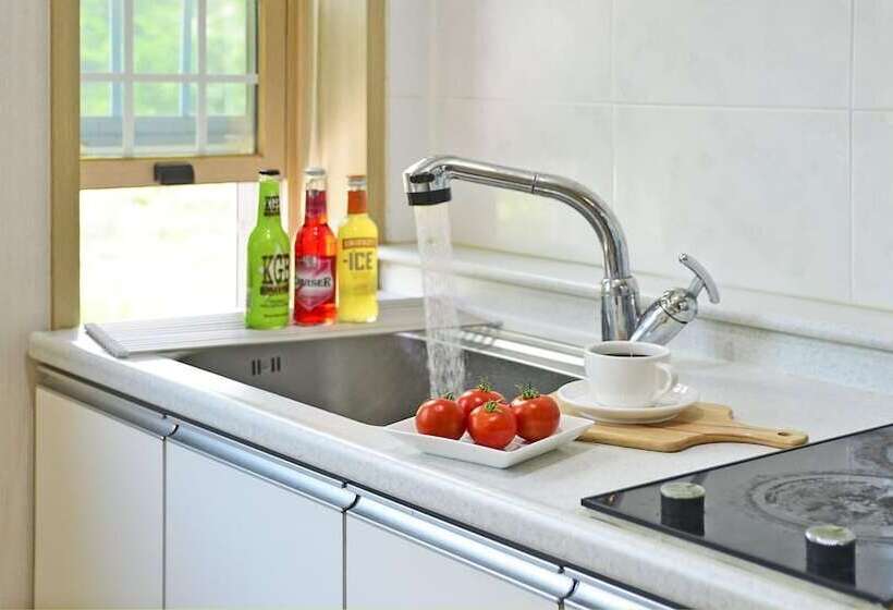 Tongyoung Macaio Pension