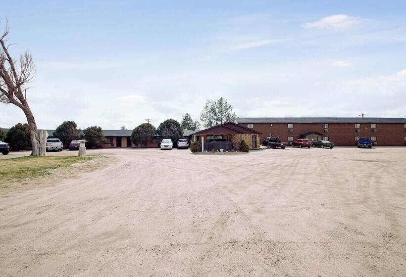 Отель Cheyenne Wells By Oyo Rooms