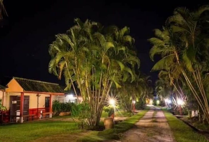 בית מלון כפרי Nason Resort