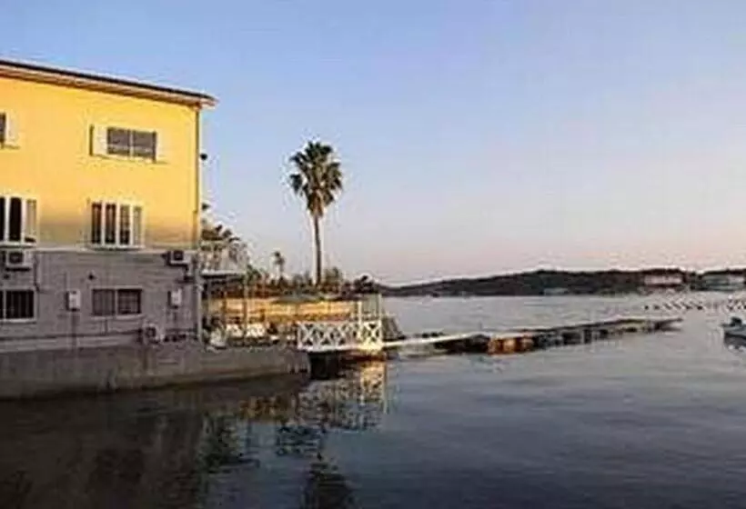 Petit Hotel Kashikojima Harbor
