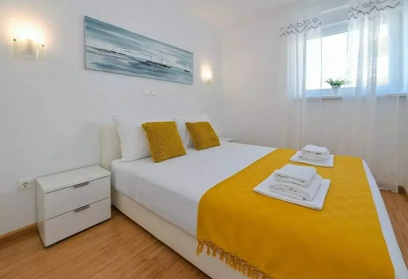 ペンション Funtastic Pool Villa Apartments