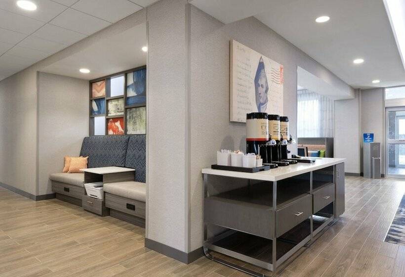 هتل Hampton Inn & Suites St. Charles Old Town Area