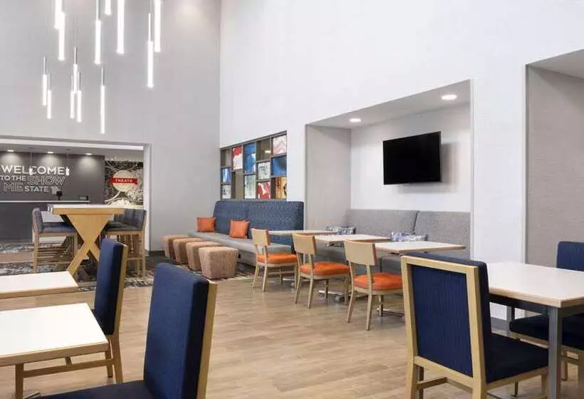 ホテル Hampton Inn & Suites St. Charles Old Town Area