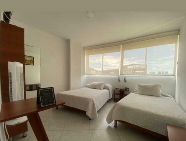 Hotel Manhattan Barbosa