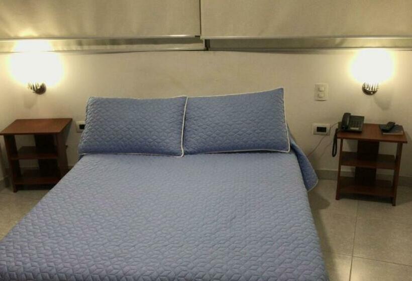 Hotel Manhattan Barbosa