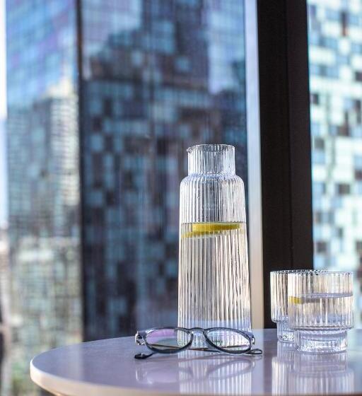 Отель Voco Melbourne Central