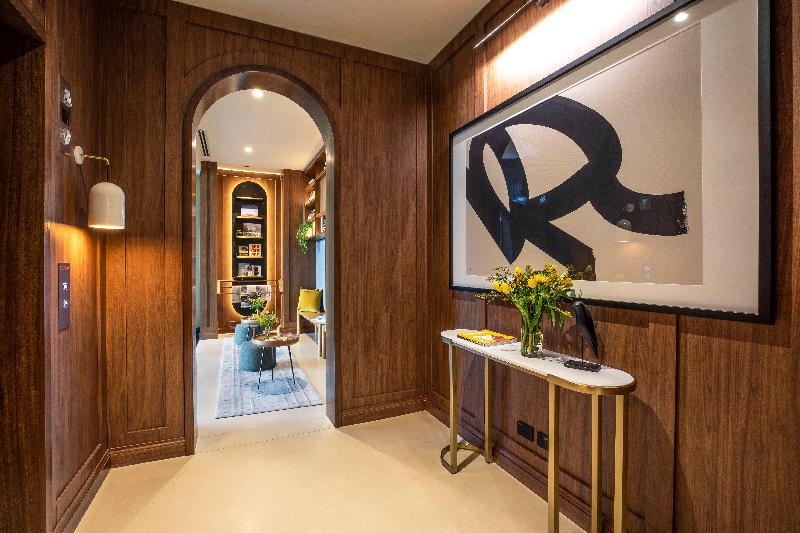 Отель Voco Melbourne Central