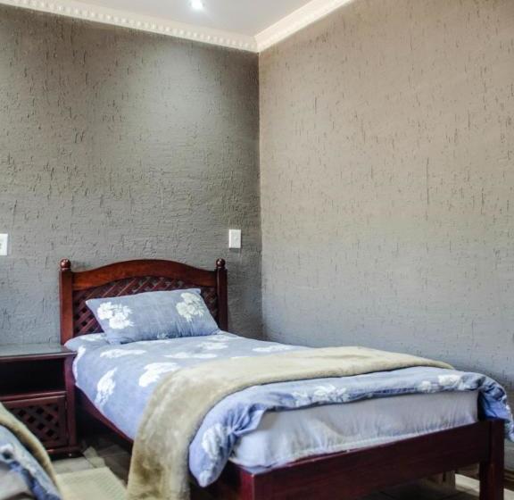 Pension Simunye Guest House