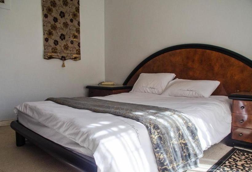 Pension Simunye Guest House