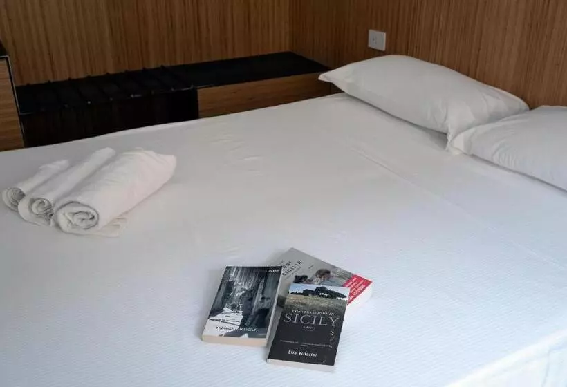 پانسیون Sognalibro Bed And Books