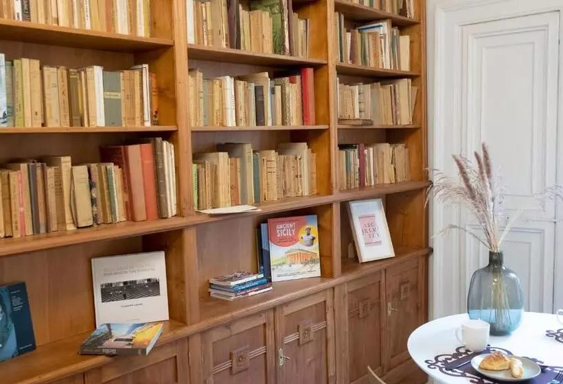 پانسیون Sognalibro Bed And Books